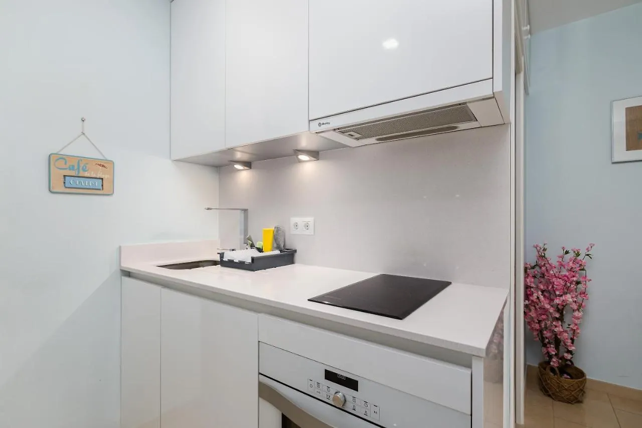 Beach House Apartment, Playa Malagueta Málaga Apartman